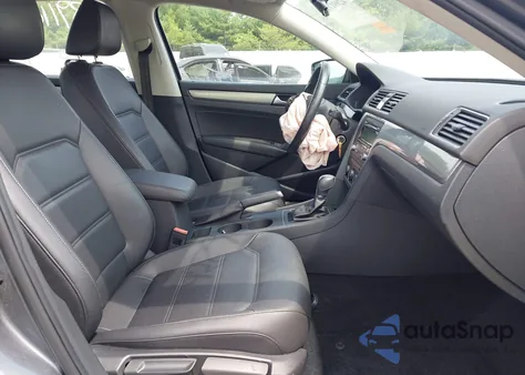 2014 Volkswagen Passat S z USA, uszkodzony, nr VIN 1VWAT7A3XEC099717